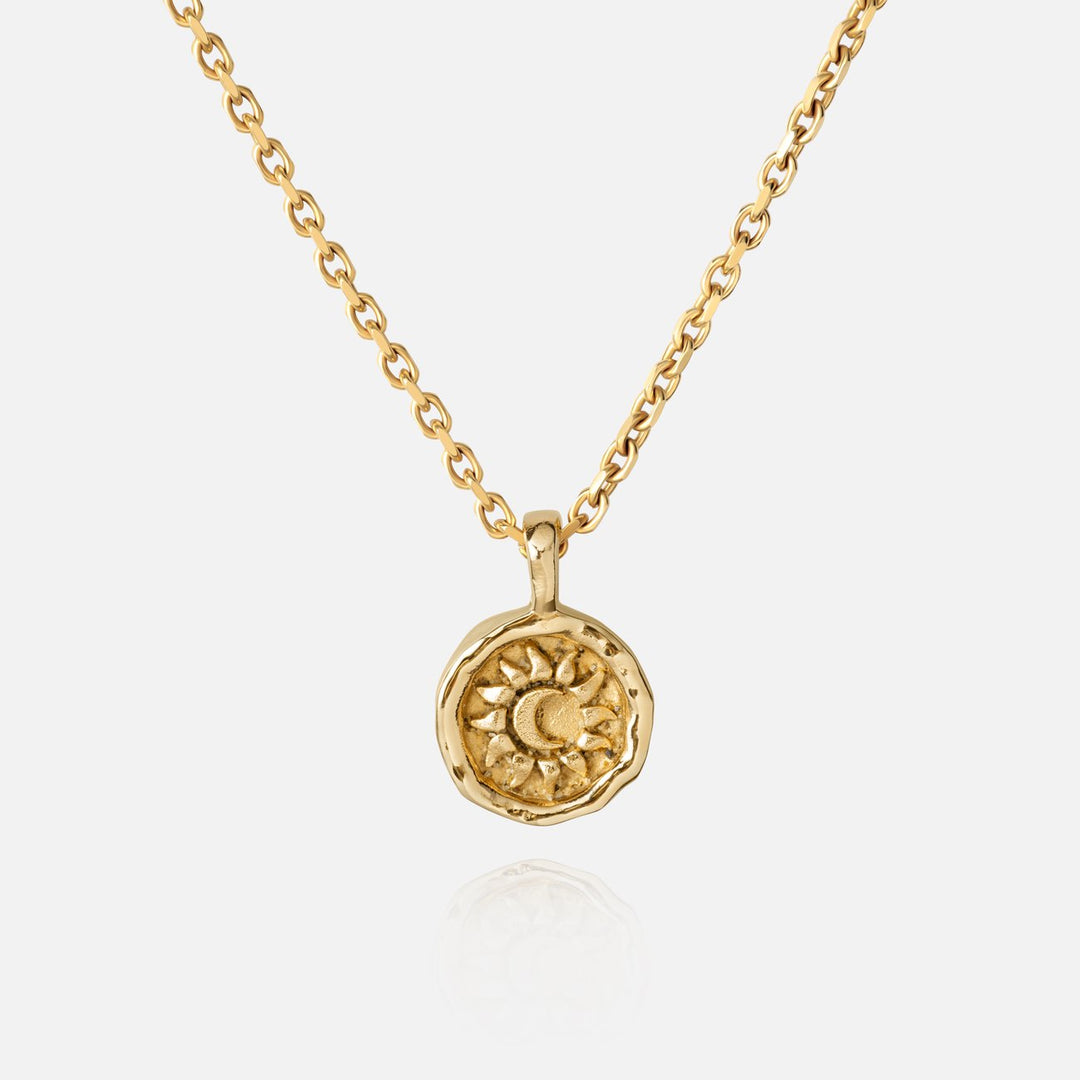Eclipse Pendant in Gold on Cable chain