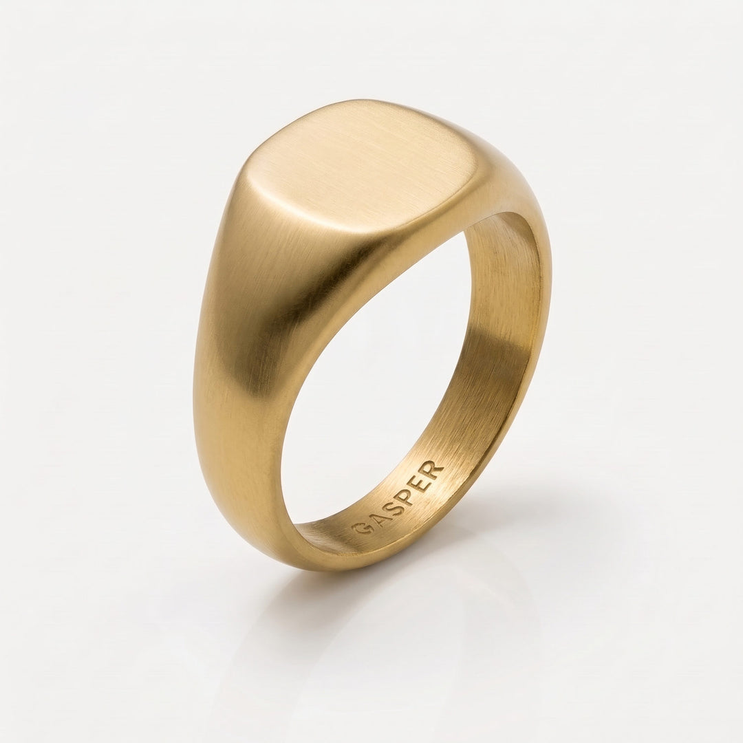 Essential Signet Ring, 18k gold, 2